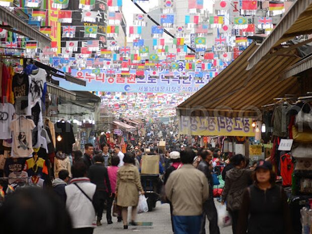 Chợ Dongdaemun nằm ở Jongnogu - Seoul - Hàn Quốc