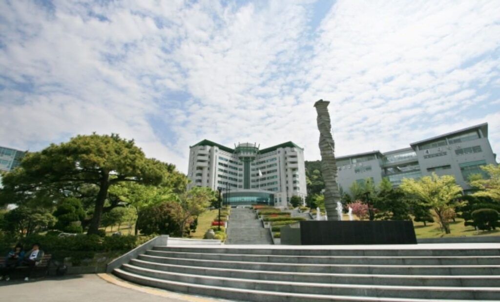 khuôn viên trường Đại học Tongmyong