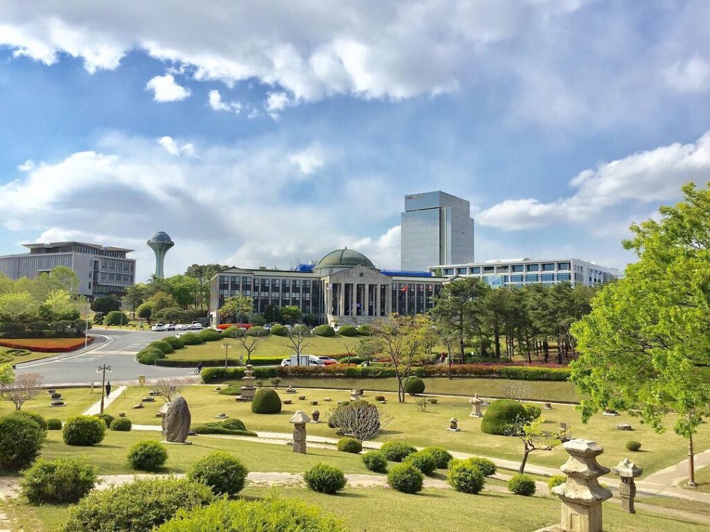 toàn cảnh trường đại học quốc gia kyungpook hàn quốc